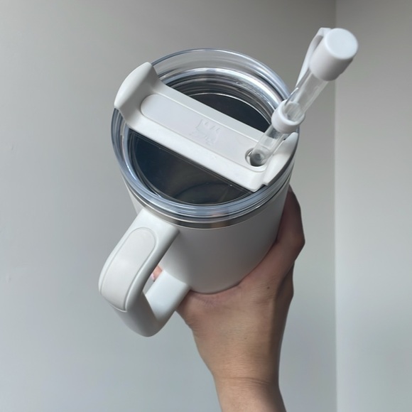 White 40oz Stanley 🤍 - Picture 5 of 6